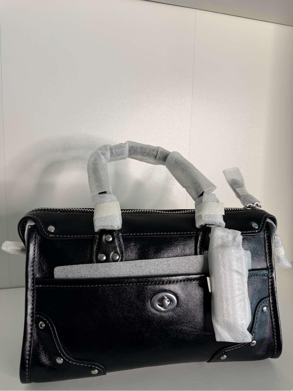 NWT Coach Rhyder 24 Black Ships Immediately